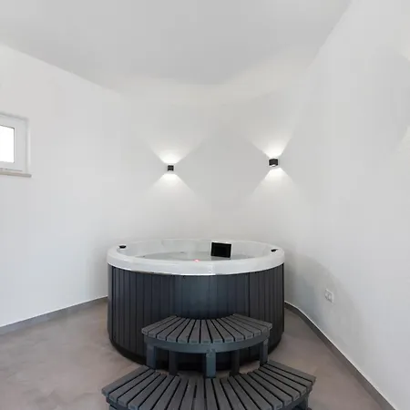 Holiday home Stunning In Near Sea *